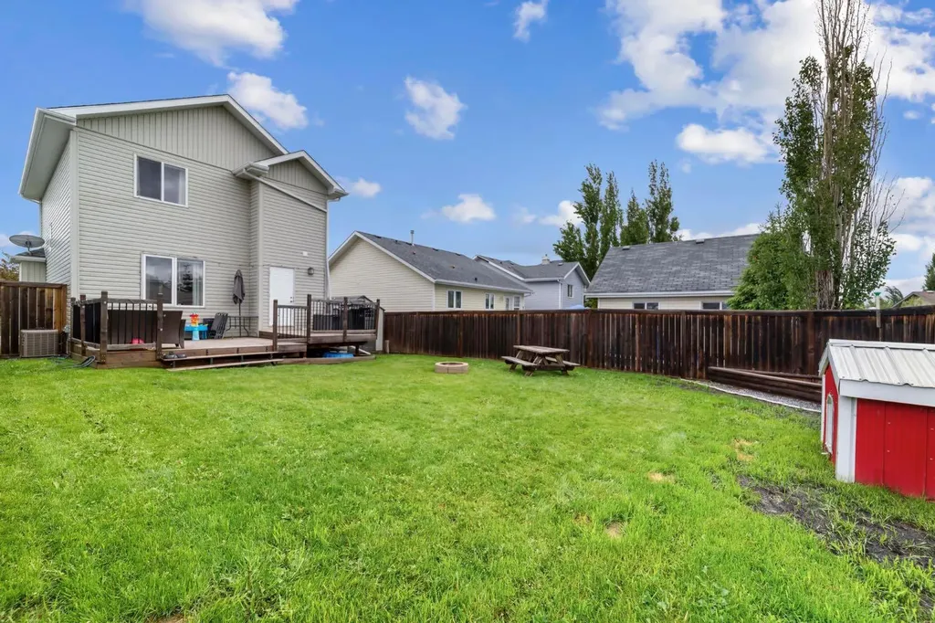 6810 39 Avenue Close Camrose AB T4V5A8