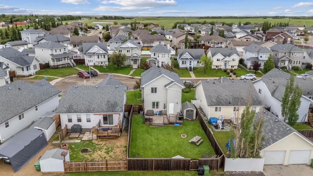 6810 39 Avenue Close Camrose AB T4V5A8