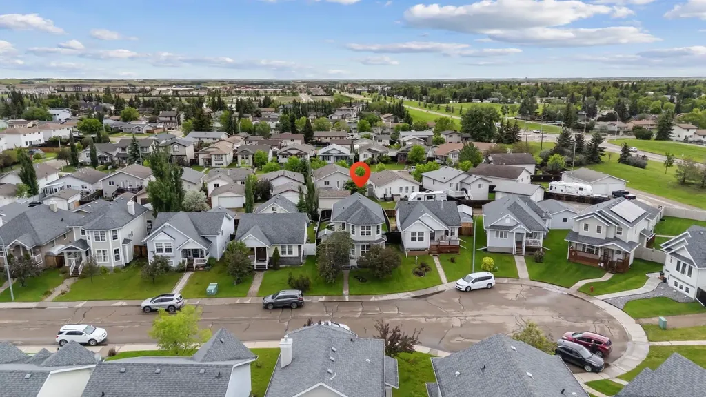 6810 39 Avenue Close Camrose AB T4V5A8