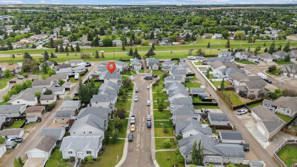 6810 39 Avenue Close Camrose AB T4V5A8