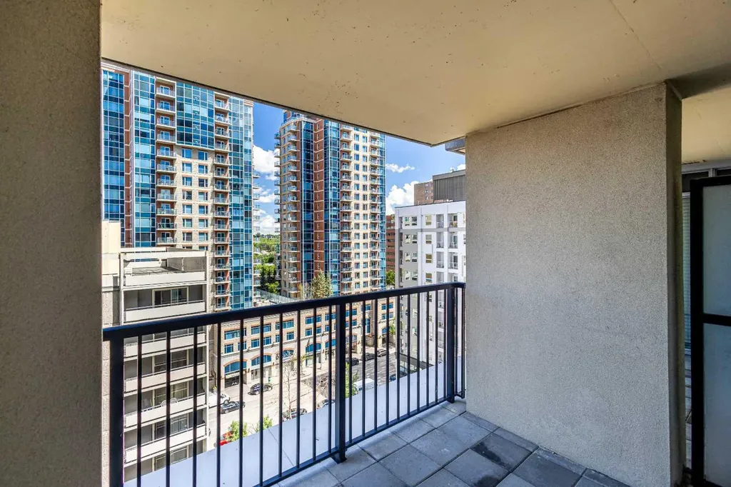 930 6 Avenue SW Calgary AB T2J 1J3