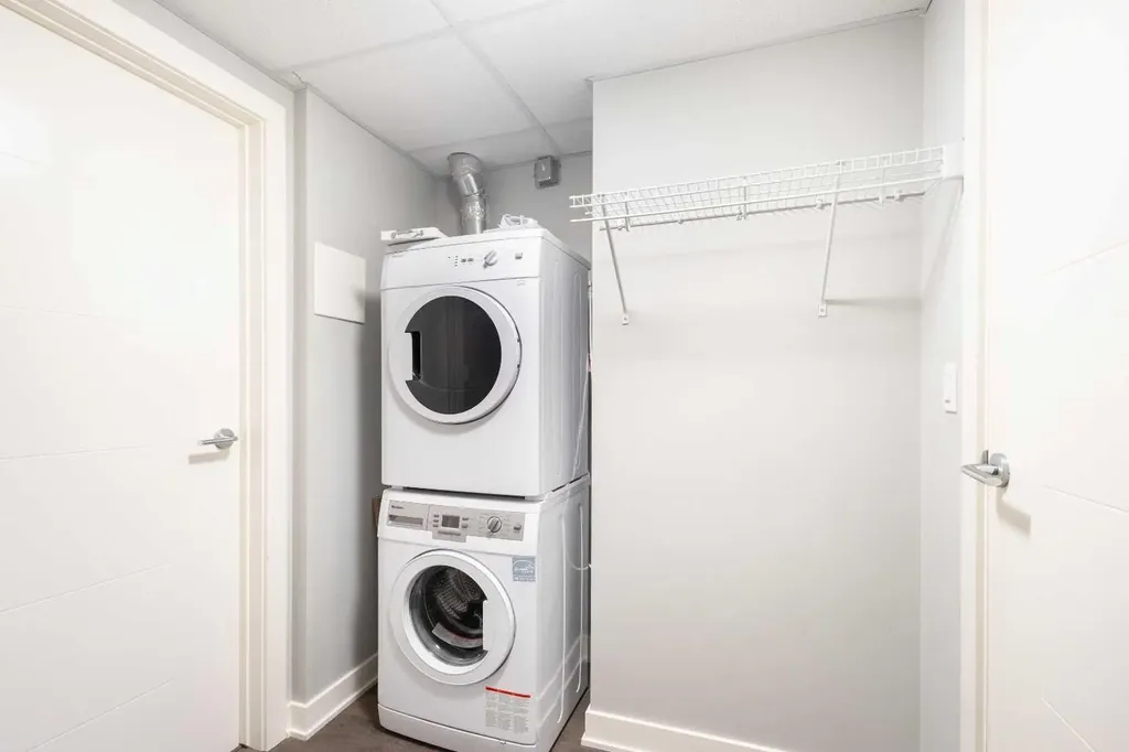 930 6 Avenue SW Calgary AB T2J 1J3