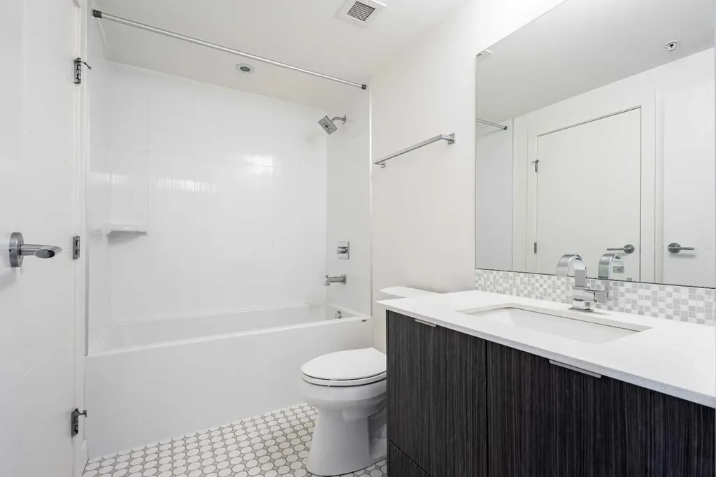 930 6 Avenue SW Calgary AB T2J 1J3