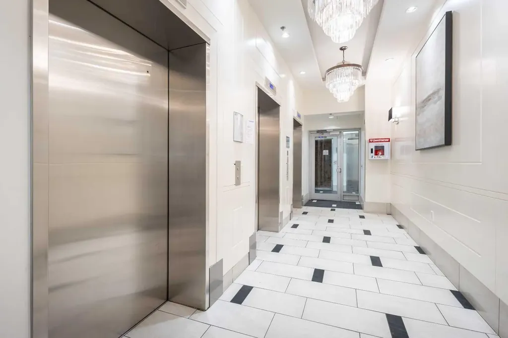 930 6 Avenue SW Calgary AB T2J 1J3