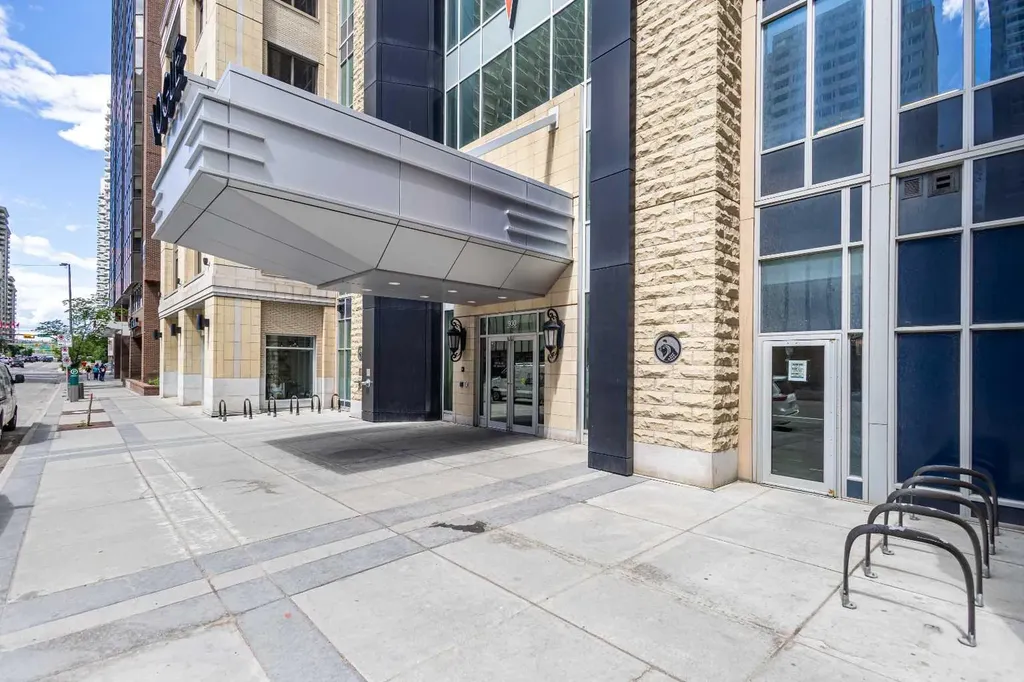 930 6 Avenue SW Calgary AB T2J 1J3