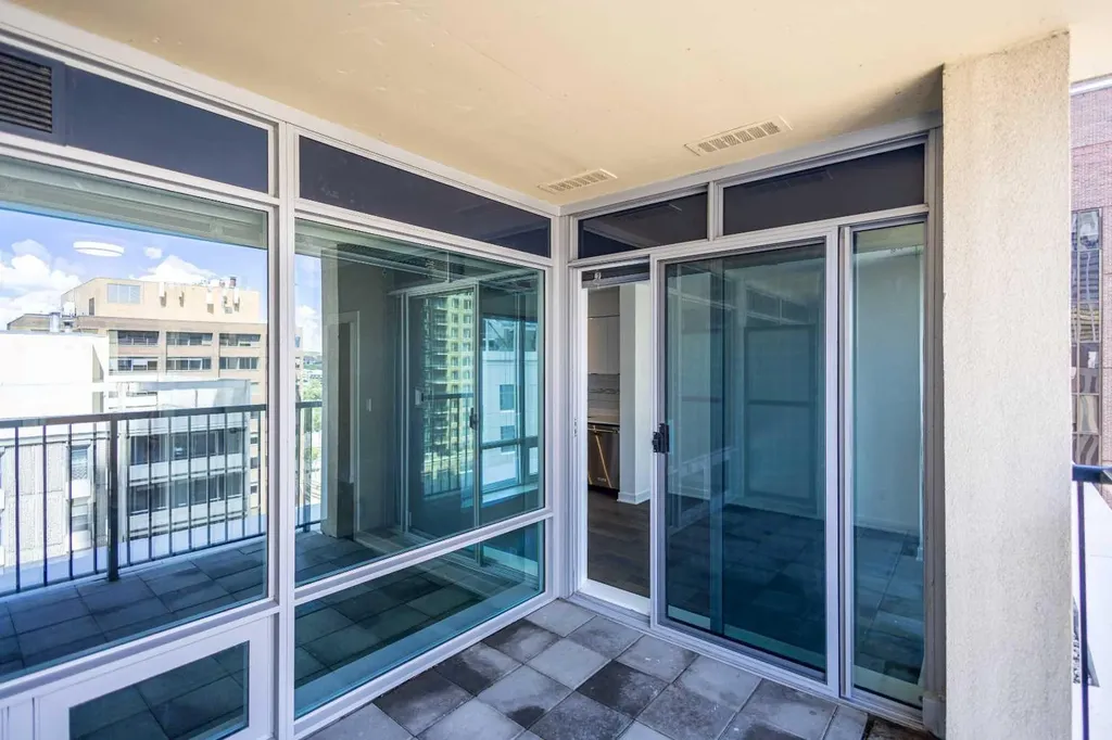 930 6 Avenue SW Calgary AB T2J 1J3