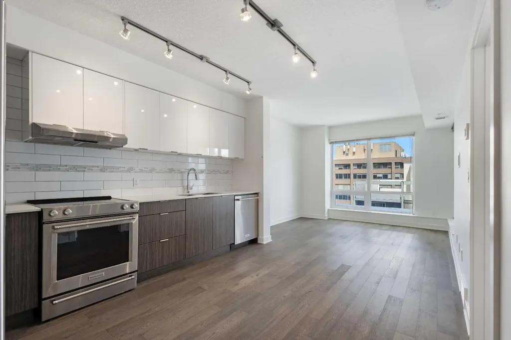 930 6 Avenue SW Calgary AB T2J 1J3