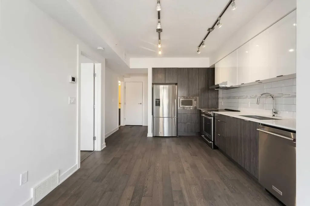 930 6 Avenue SW Calgary AB T2J 1J3
