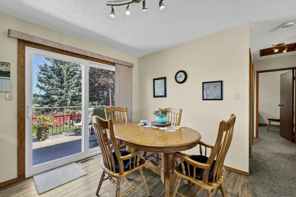 288 Ross Glen Drive SE Medicine Hat AB T1B 3A5