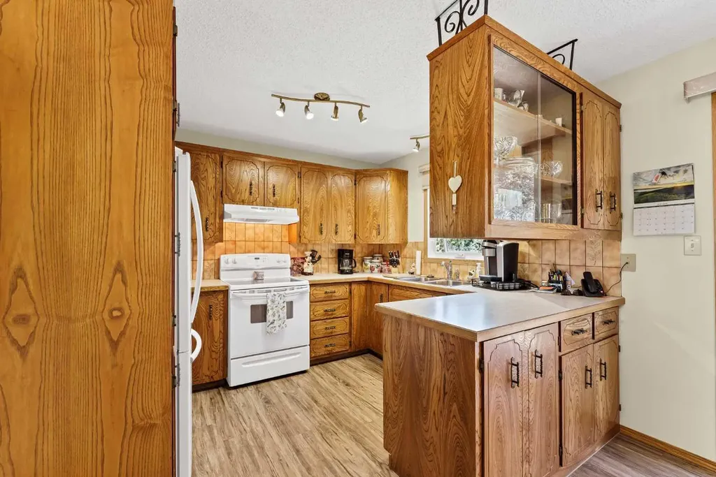 288 Ross Glen Drive SE Medicine Hat AB T1B 3A5