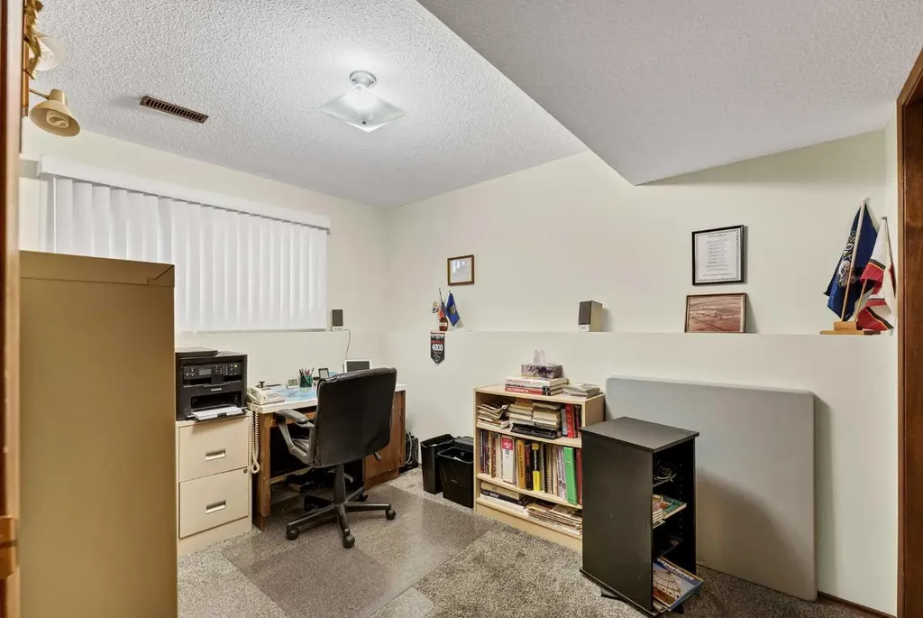 288 Ross Glen Drive SE Medicine Hat AB T1B 3A5