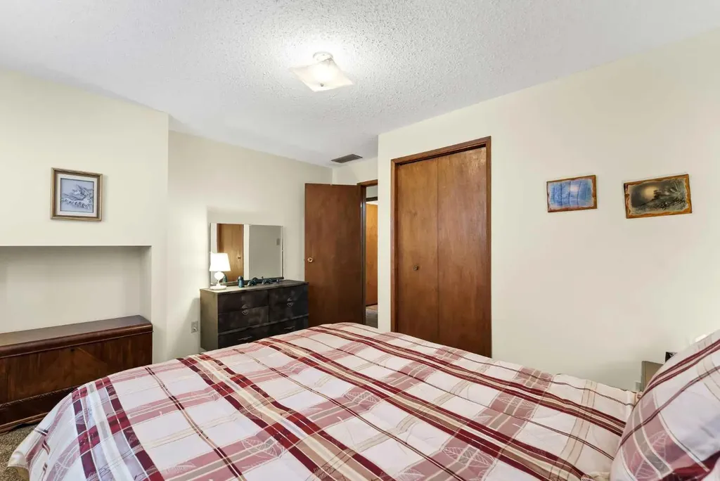 288 Ross Glen Drive SE Medicine Hat AB T1B 3A5