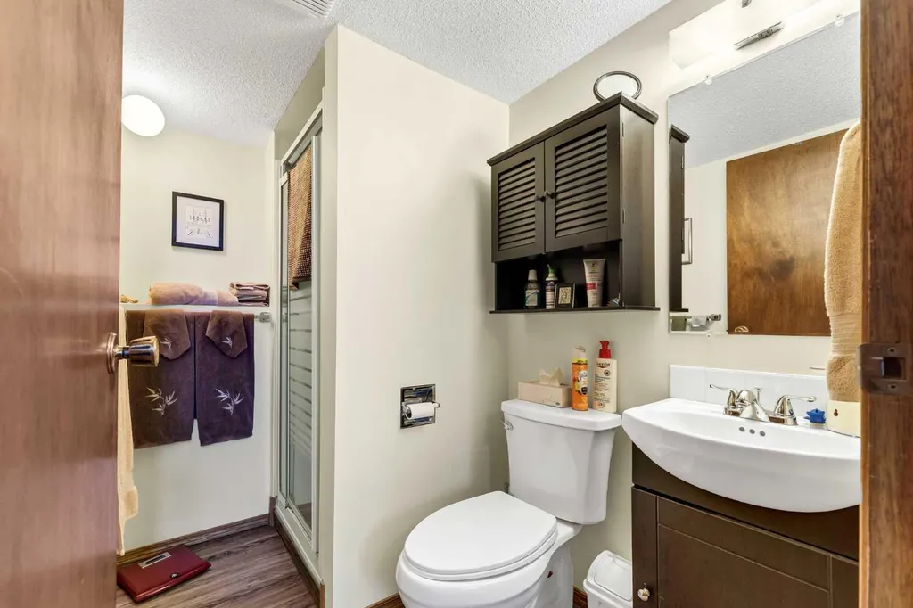 288 Ross Glen Drive SE Medicine Hat AB T1B 3A5