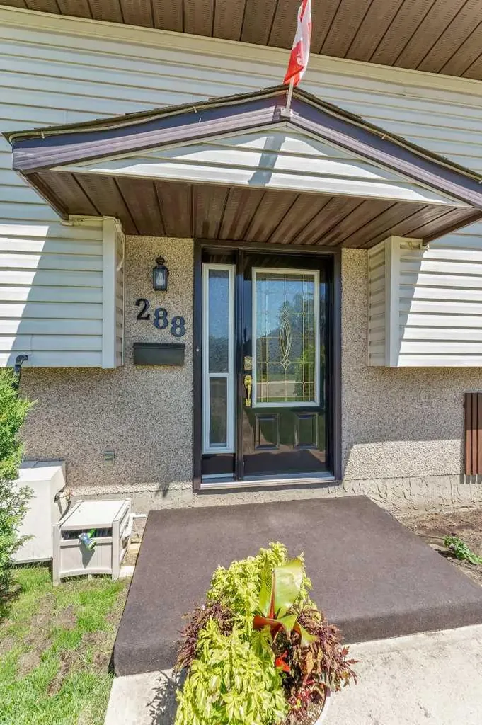 288 Ross Glen Drive SE Medicine Hat AB T1B 3A5