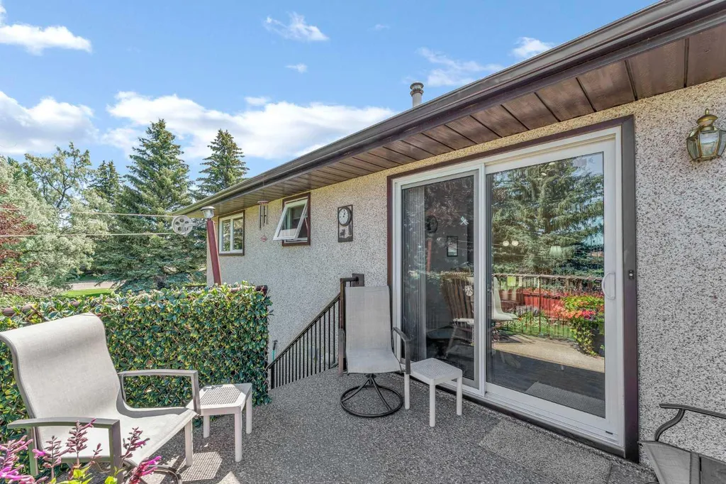 288 Ross Glen Drive SE Medicine Hat AB T1B 3A5