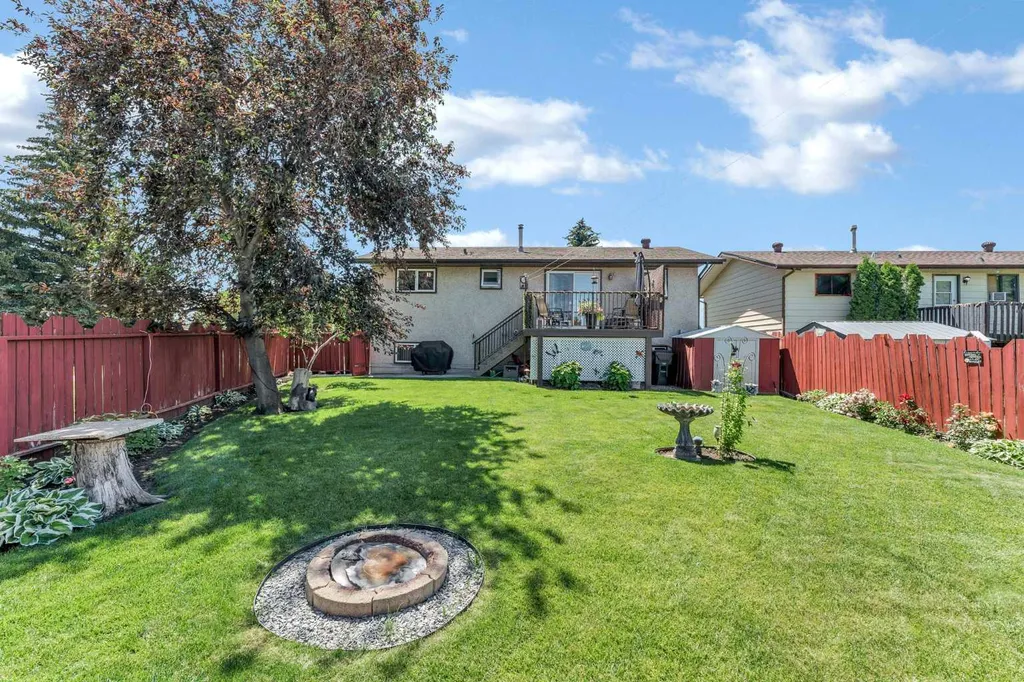 288 Ross Glen Drive SE Medicine Hat AB T1B 3A5