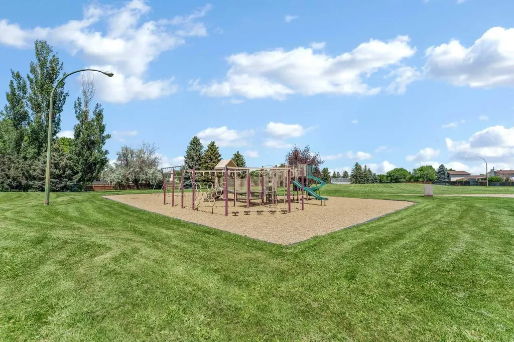 288 Ross Glen Drive SE Medicine Hat AB T1B 3A5