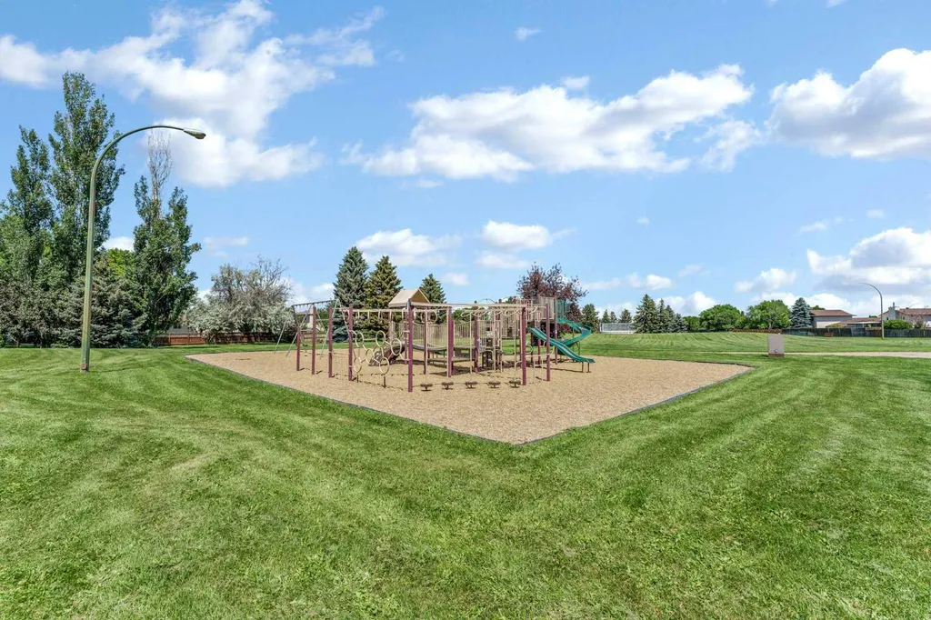 288 Ross Glen Drive SE Medicine Hat AB T1B 3A5