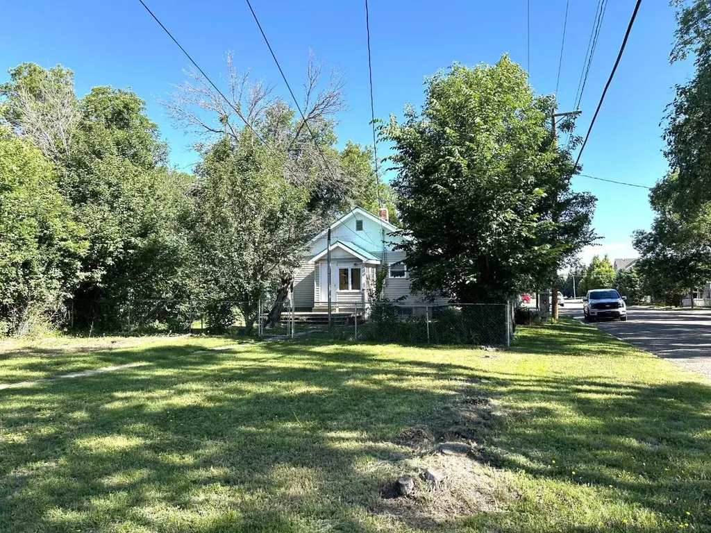 1077 Braemar Street SE Medicine Hat AB T1A0V9