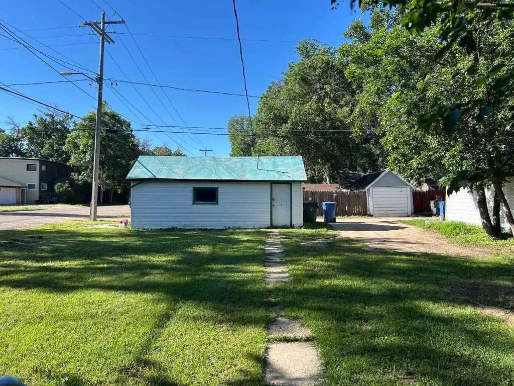 1077 Braemar Street SE Medicine Hat AB T1A0V9