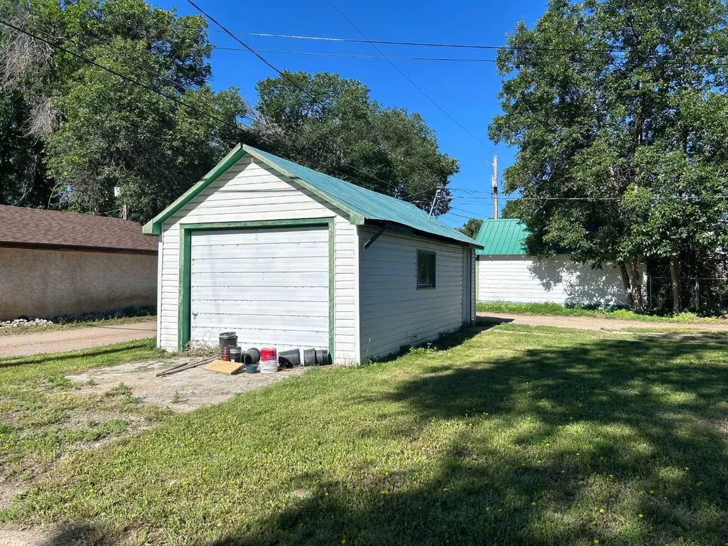 1077 Braemar Street SE Medicine Hat AB T1A0V9