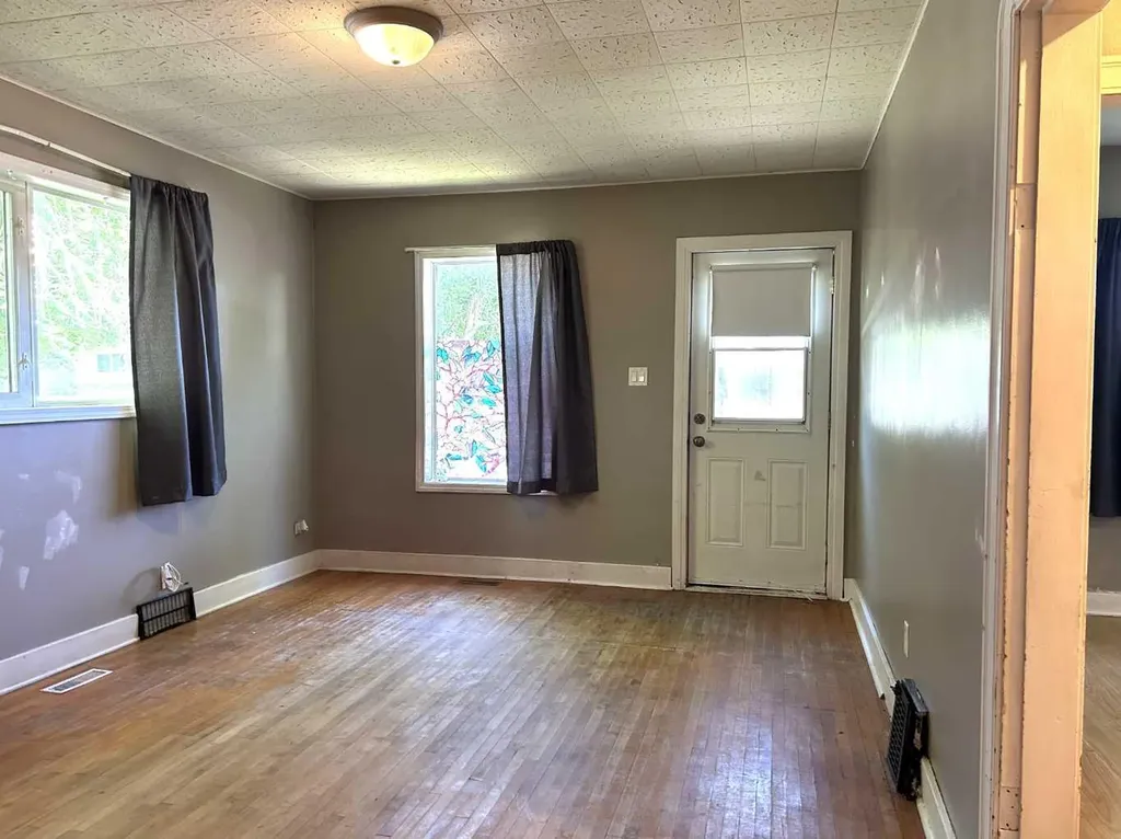 1077 Braemar Street SE Medicine Hat AB T1A0V9