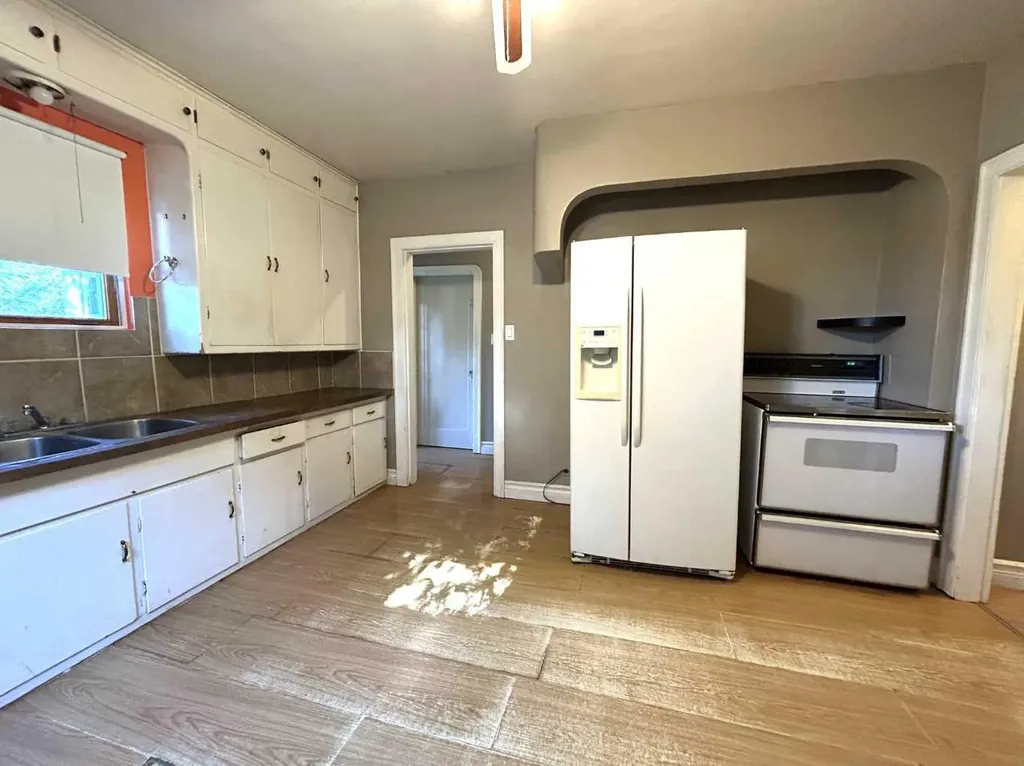 1077 Braemar Street SE Medicine Hat AB T1A0V9