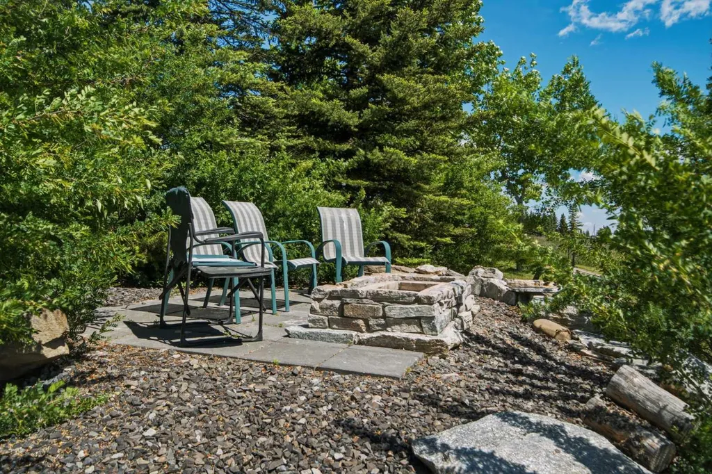 40257 Big Hill Road Rural Rocky View County AB T4C 2W4