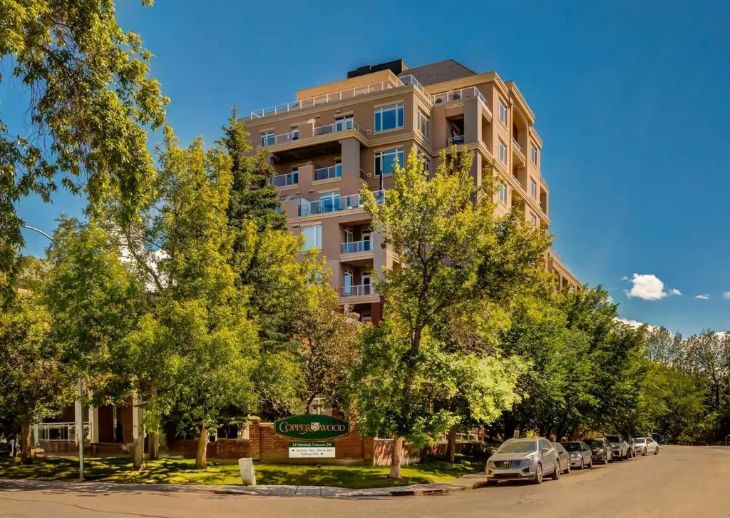 24 Hemlock Crescent SW Calgary AB T3C 2Z1
