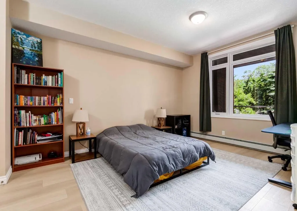 24 Hemlock Crescent SW Calgary AB T3C 2Z1