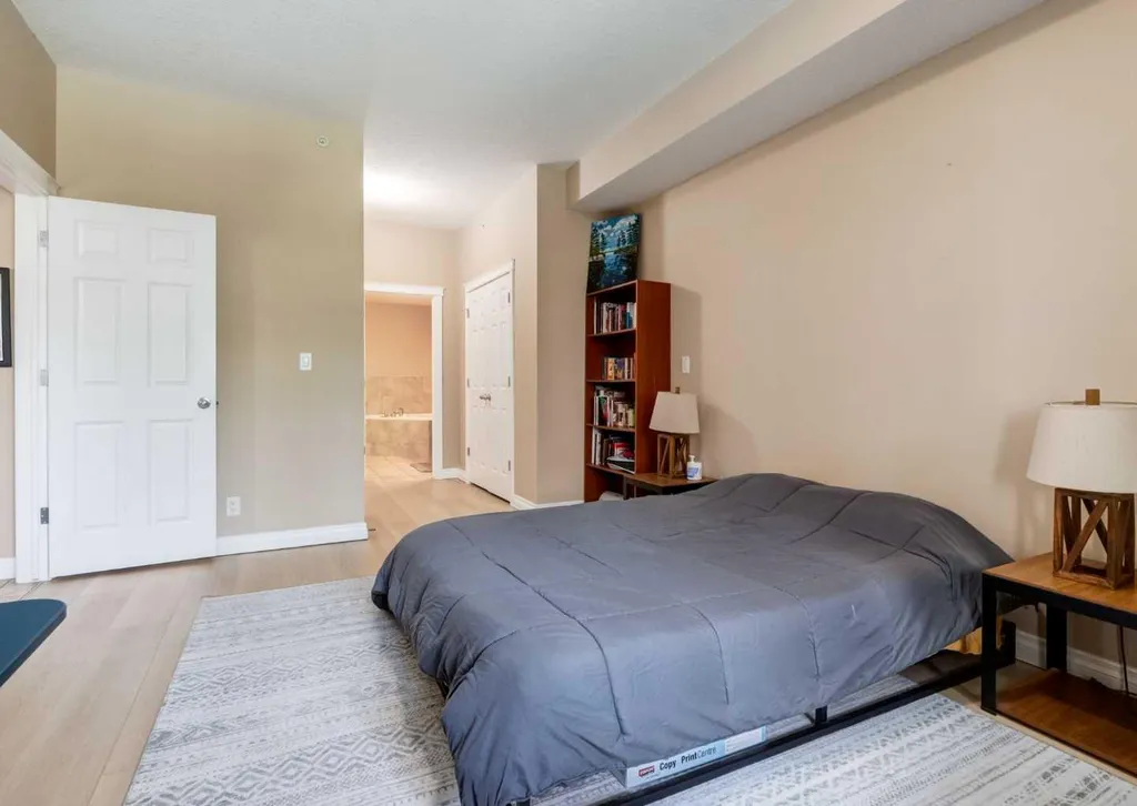 24 Hemlock Crescent SW Calgary AB T3C 2Z1