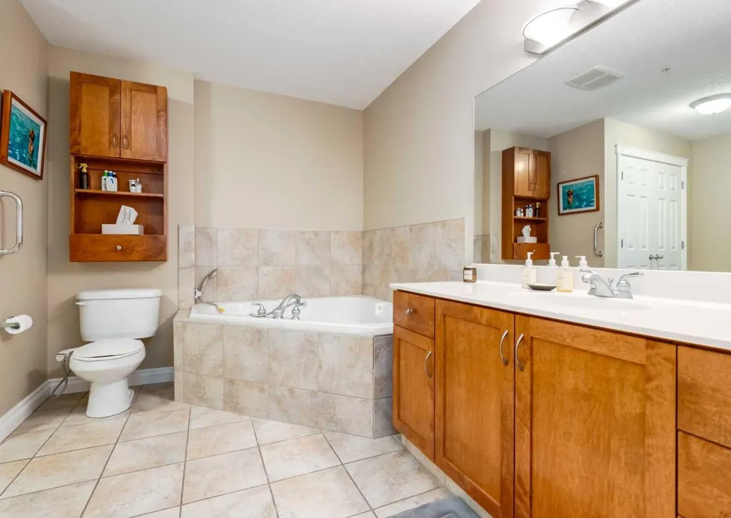 24 Hemlock Crescent SW Calgary AB T3C 2Z1