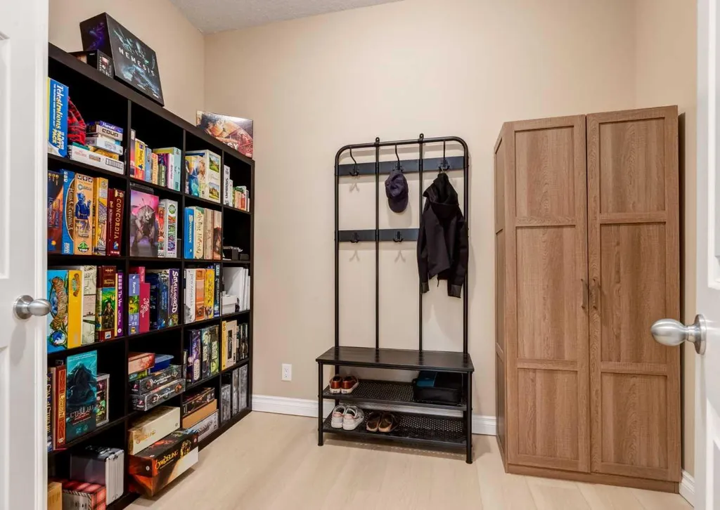 24 Hemlock Crescent SW Calgary AB T3C 2Z1