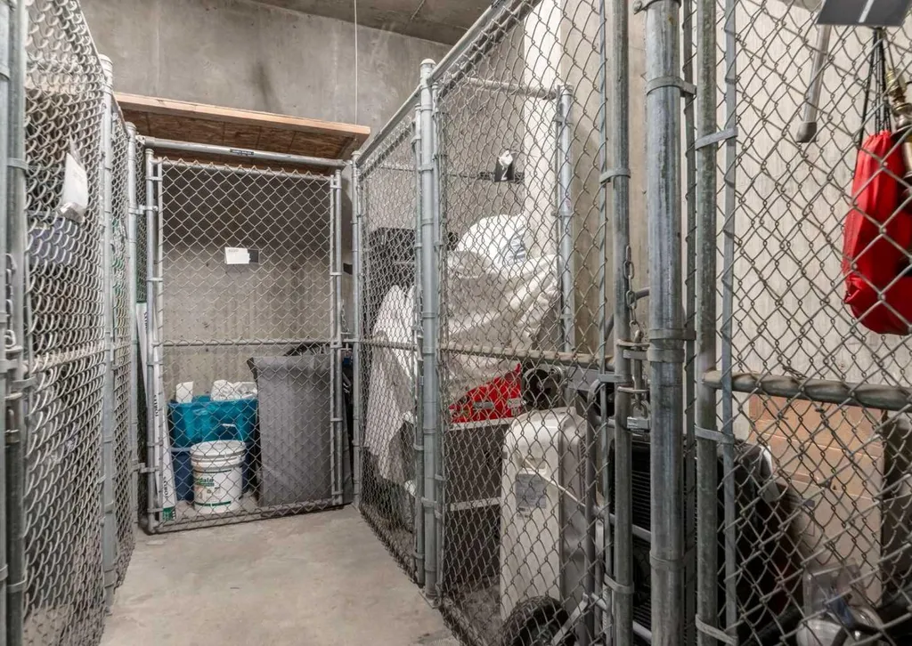 24 Hemlock Crescent SW Calgary AB T3C 2Z1