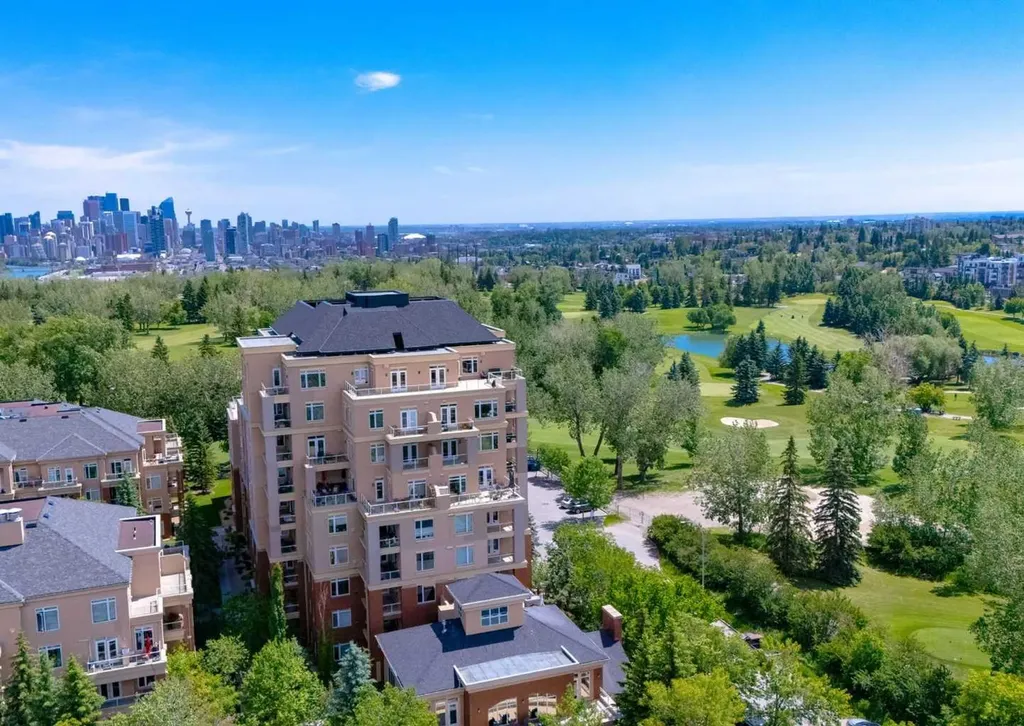 24 Hemlock Crescent SW Calgary AB T3C 2Z1