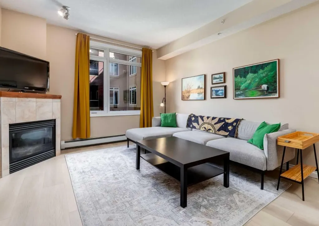 24 Hemlock Crescent SW Calgary AB T3C 2Z1