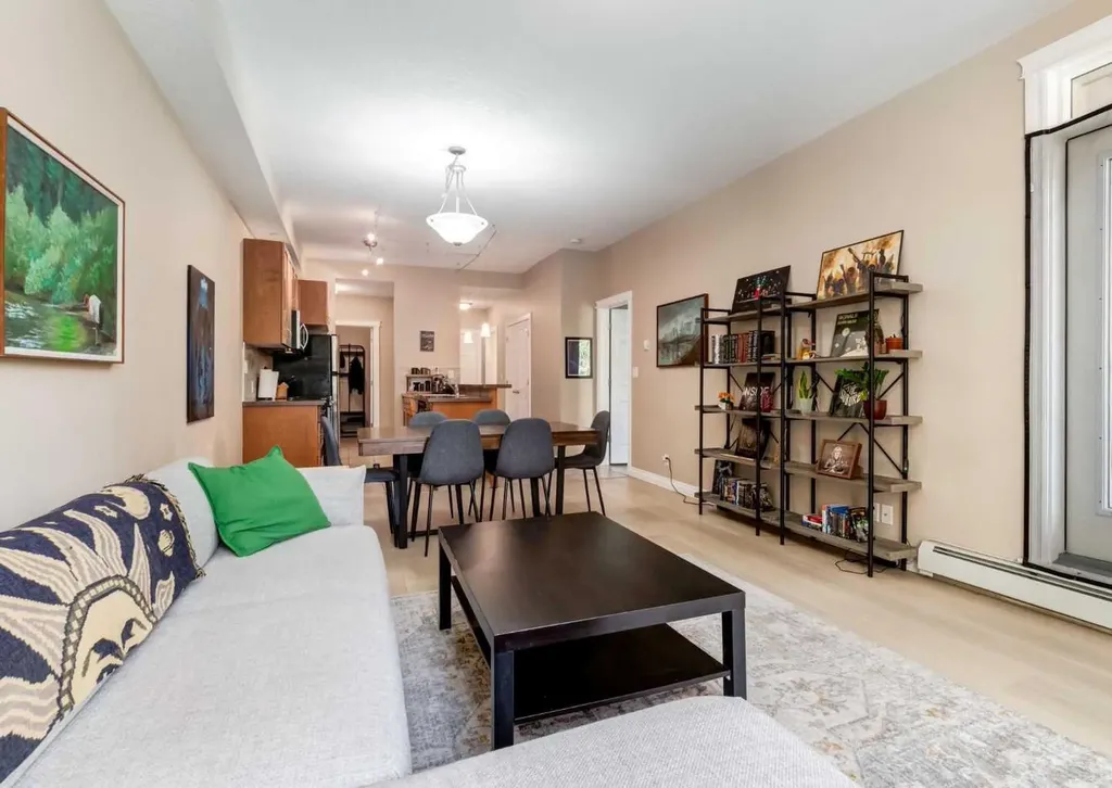 24 Hemlock Crescent SW Calgary AB T3C 2Z1