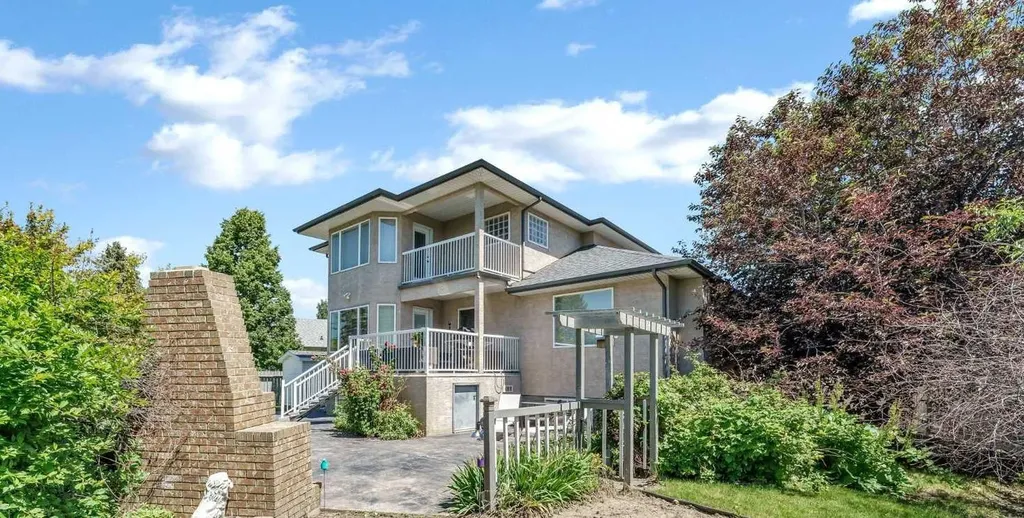 91 Sage Close SE Medicine Hat AB T1B 4H7