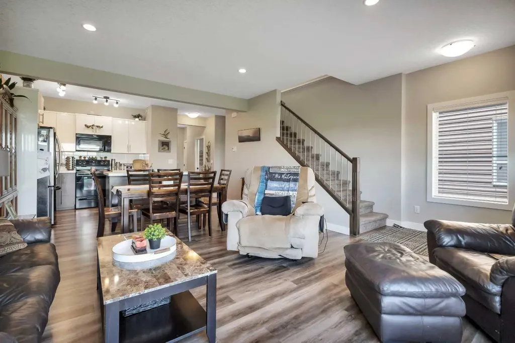 76 Terrace Heights Drive Lacombe AB T4L 0E5