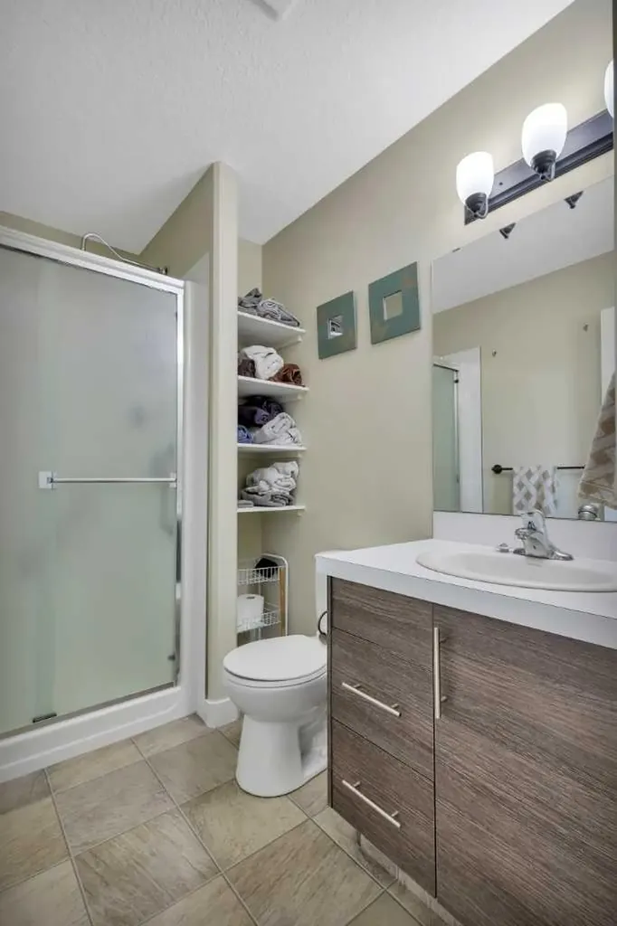 76 Terrace Heights Drive Lacombe AB T4L 0E5