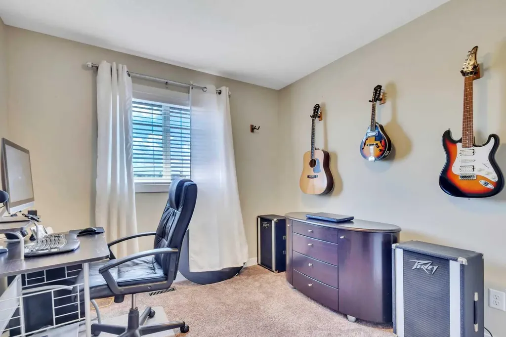 76 Terrace Heights Drive Lacombe AB T4L 0E5