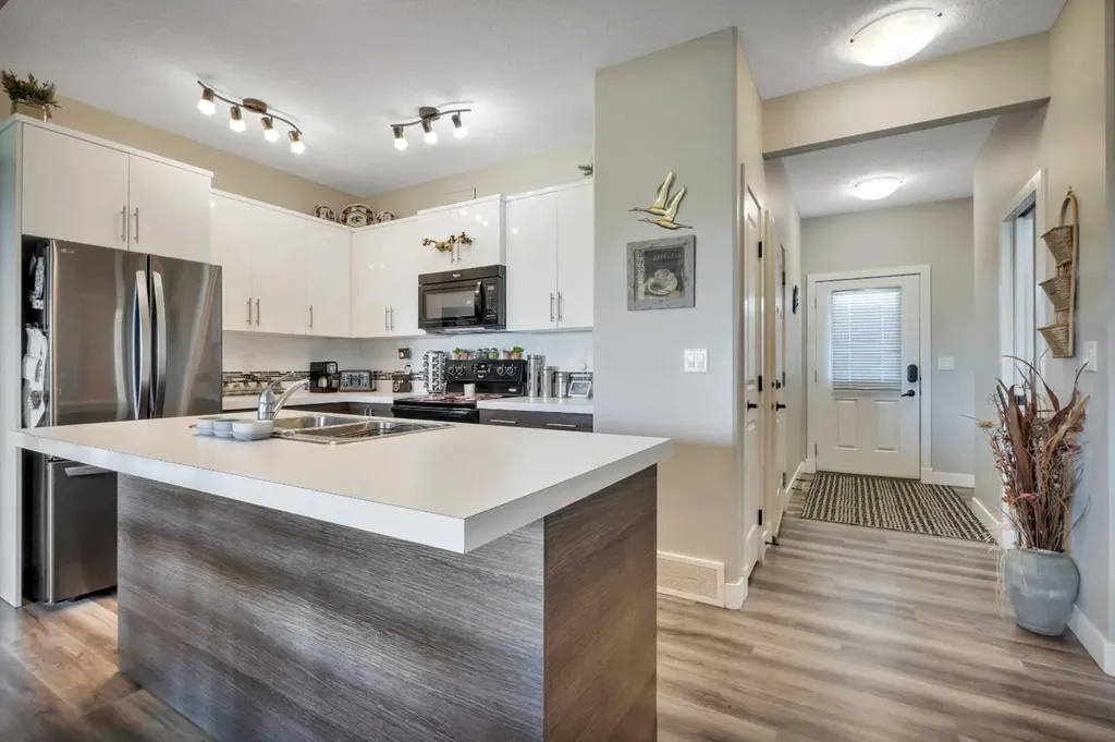 76 Terrace Heights Drive Lacombe AB T4L 0E5