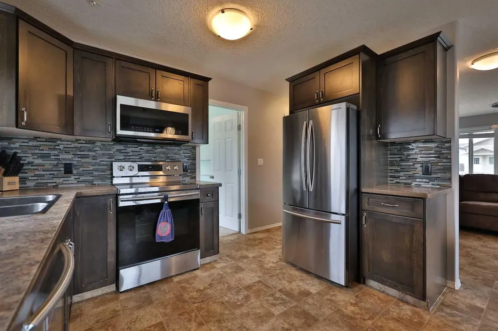 4602 6 Street Coalhurst AB T0L 0V0