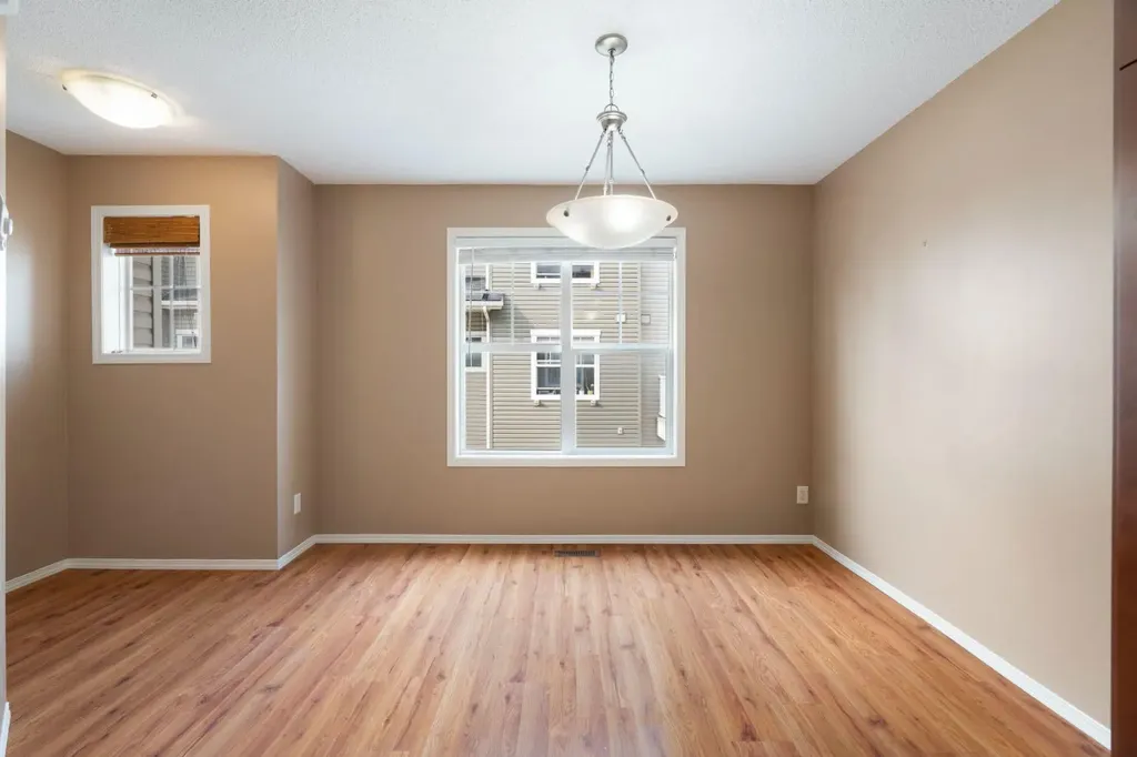 361 Elgin Gardens SE Calgary AB T2Z 4T5