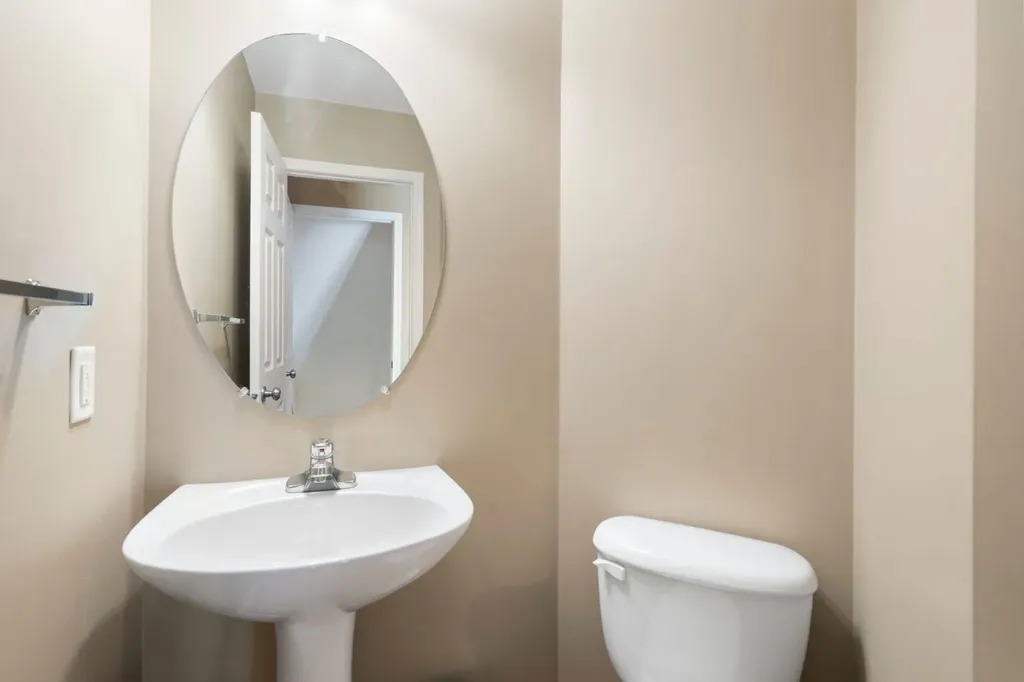 361 Elgin Gardens SE Calgary AB T2Z 4T5