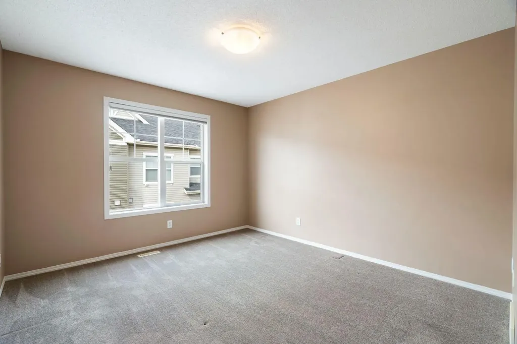 361 Elgin Gardens SE Calgary AB T2Z 4T5