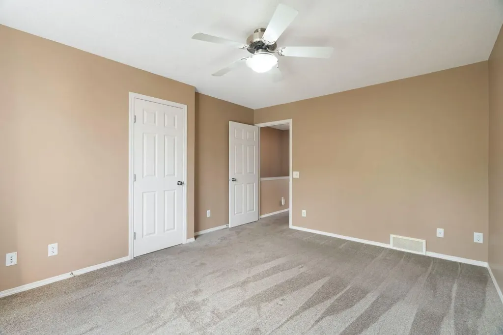 361 Elgin Gardens SE Calgary AB T2Z 4T5