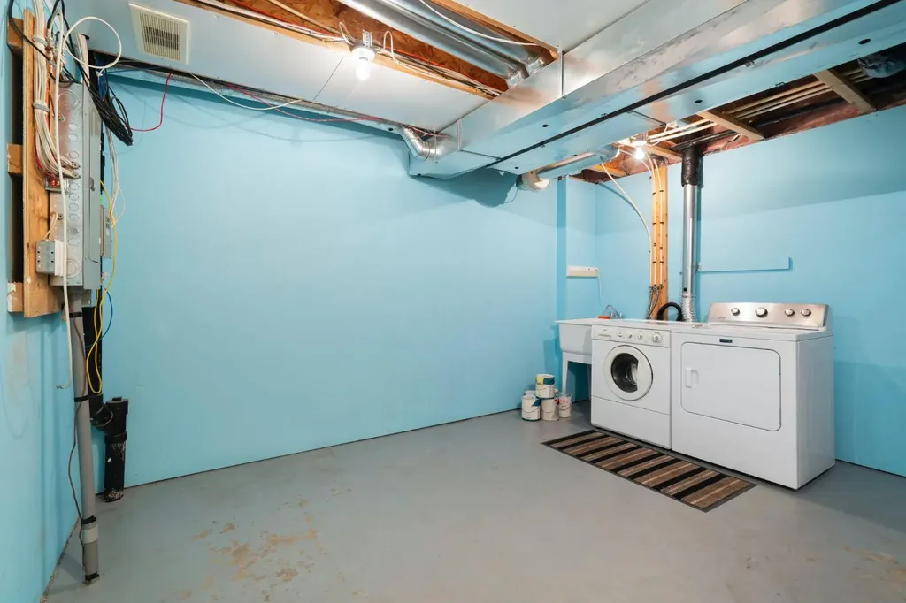 361 Elgin Gardens SE Calgary AB T2Z 4T5