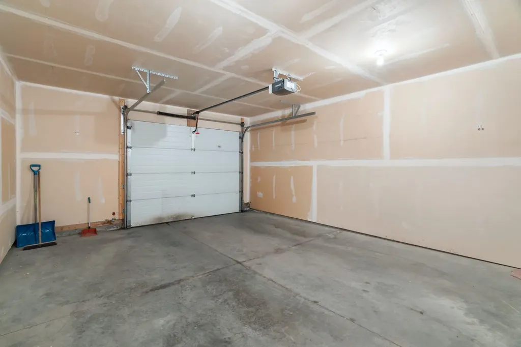 361 Elgin Gardens SE Calgary AB T2Z 4T5