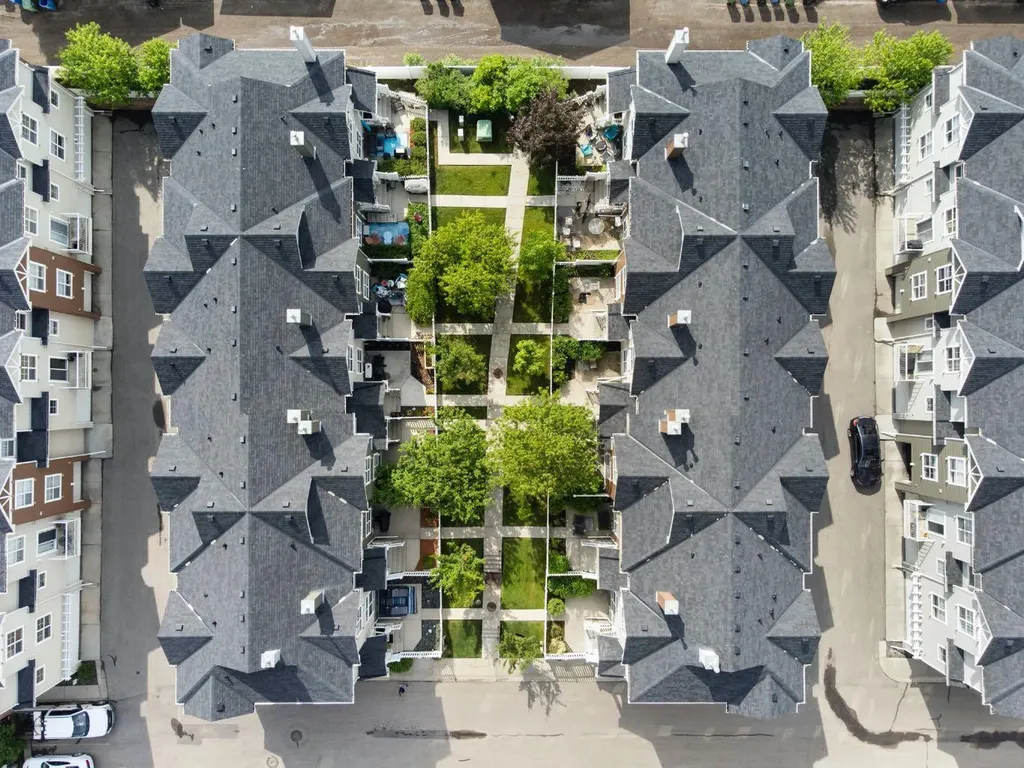 361 Elgin Gardens SE Calgary AB T2Z 4T5